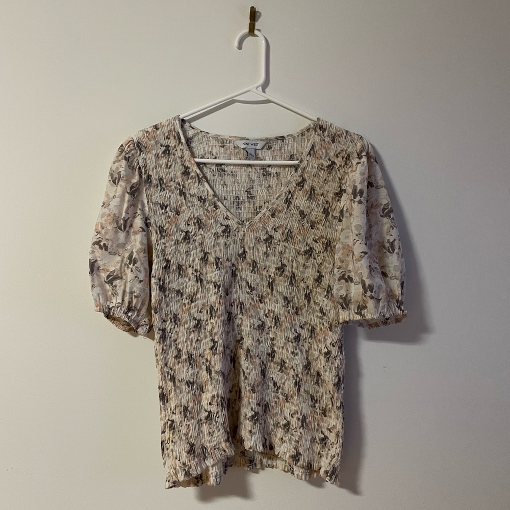 Nine West Women's Tan Floral Ruched V Neck Blouse L